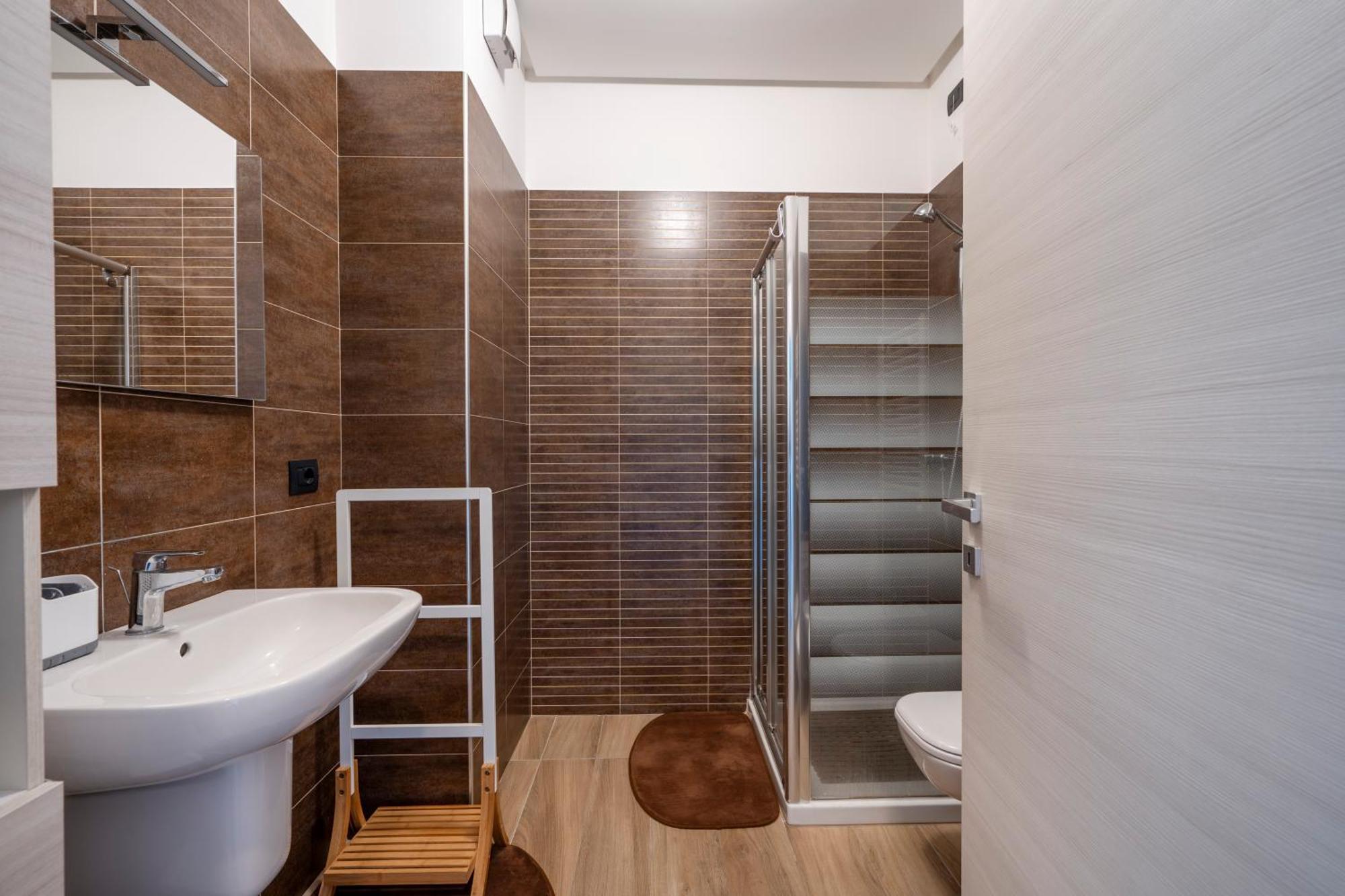 Kind Park - Sleek Apartment With Terrace & Parking บารี ภายนอก รูปภาพ