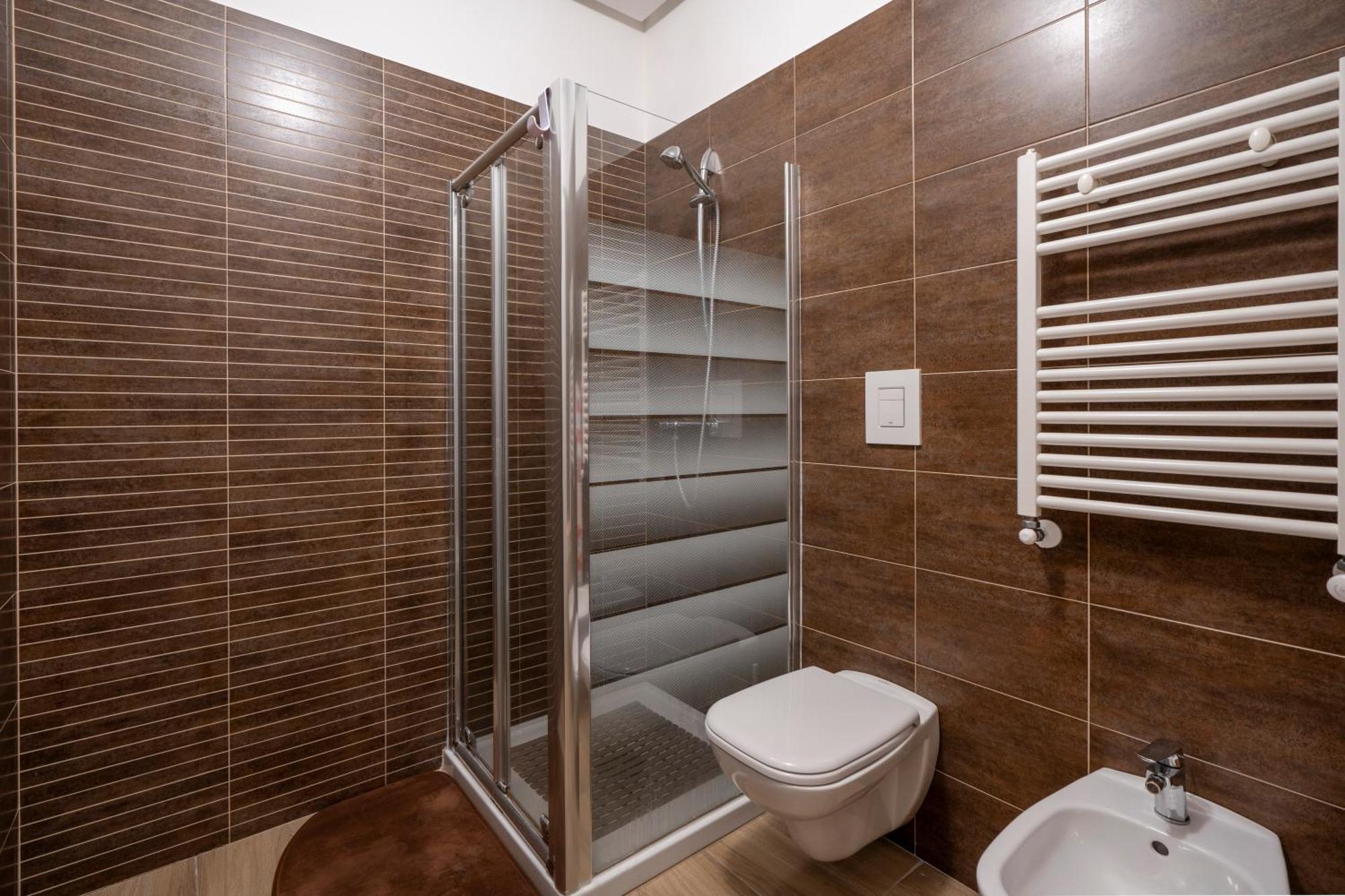 Kind Park - Sleek Apartment With Terrace & Parking บารี ภายนอก รูปภาพ