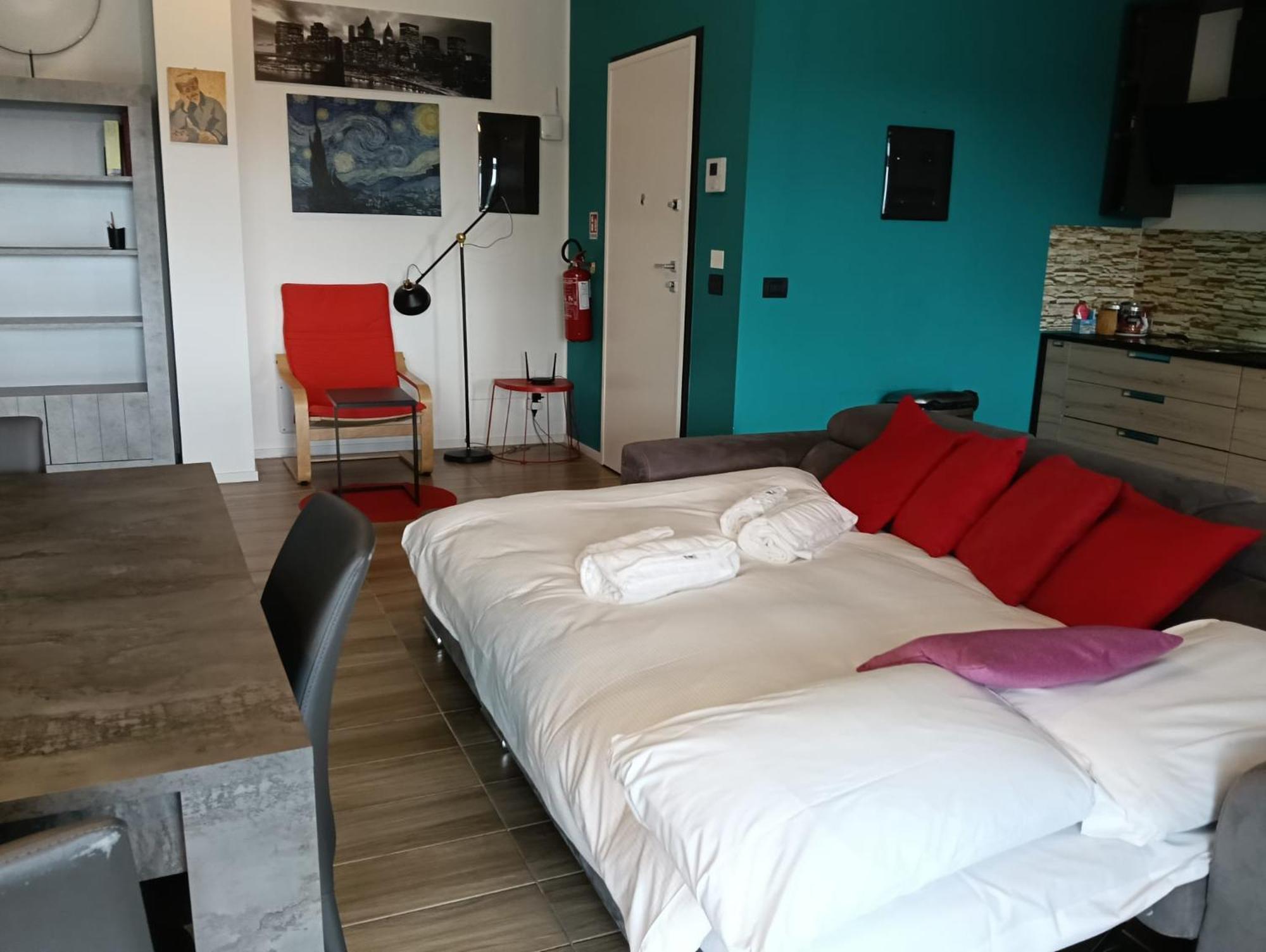 Kind Park - Sleek Apartment With Terrace & Parking บารี ภายนอก รูปภาพ